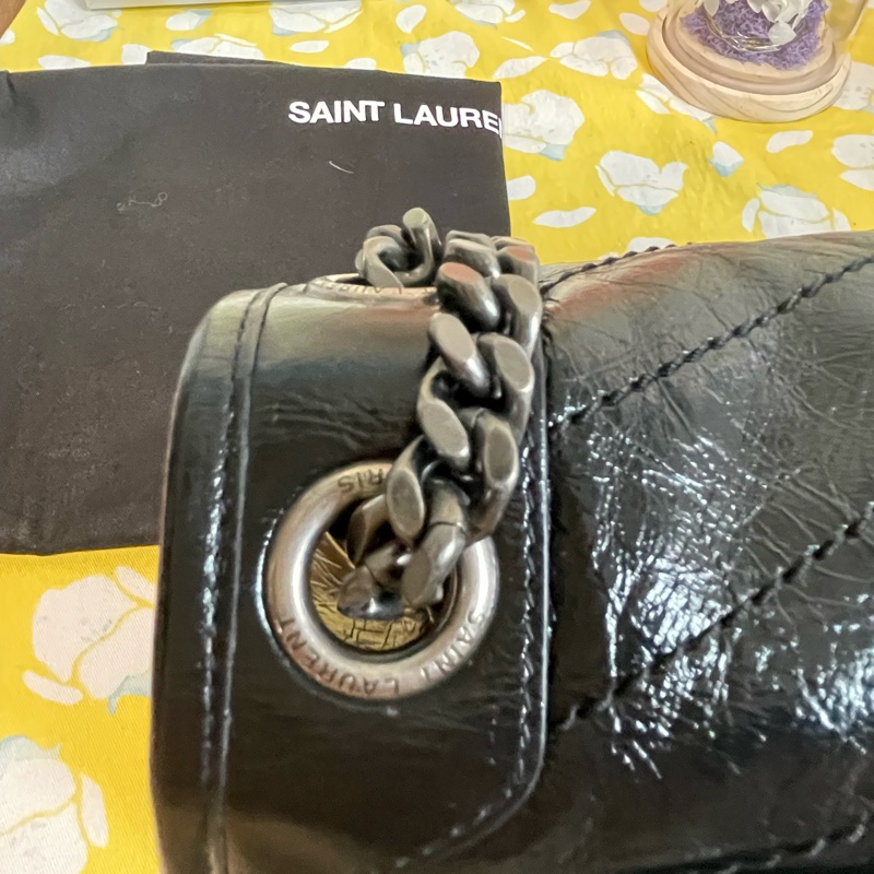 ❤️熱門實用 YSL  Saint Laurent Niki 包 中款 黑銀款 近全新-12