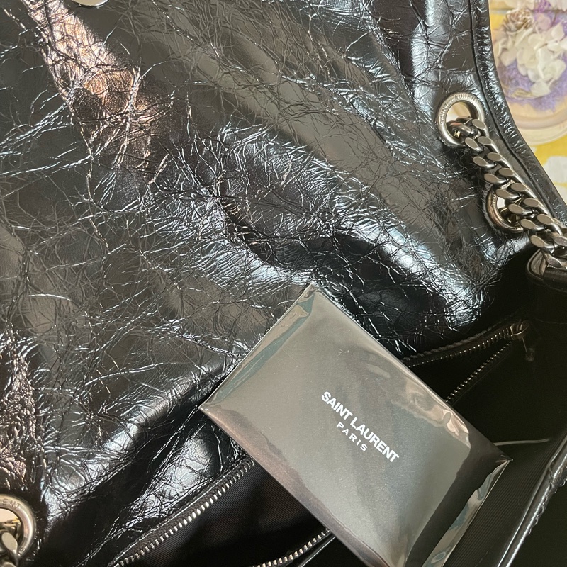❤️熱門實用 YSL  Saint Laurent Niki 包 中款 黑銀款 近全新-17