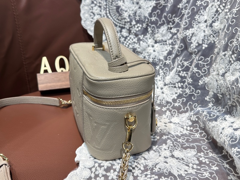 Louis Vuitton Vanity PM 大象灰老花-8