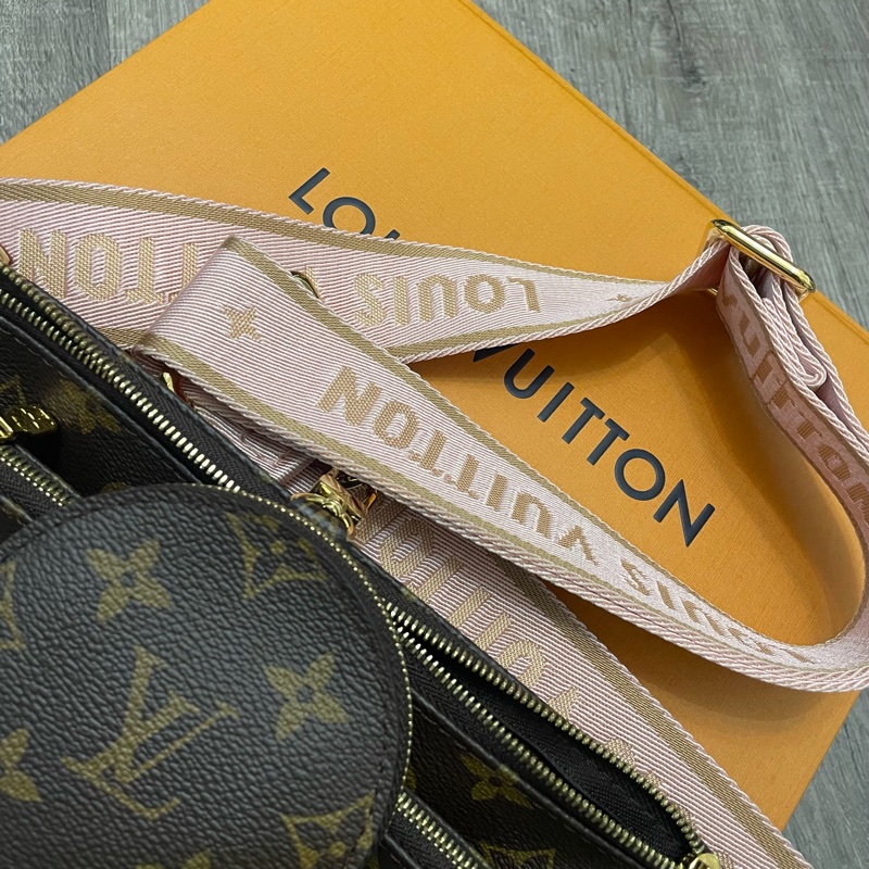 LV 5合ㄧ麻將包 M44840 買回來沒使用過 放衣櫥內-4