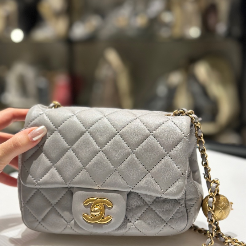 Chanel灰色金球方胖-0