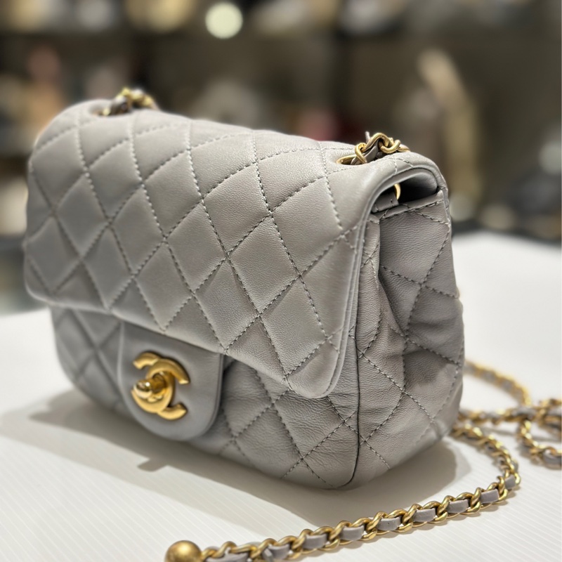 Chanel灰色金球方胖-1