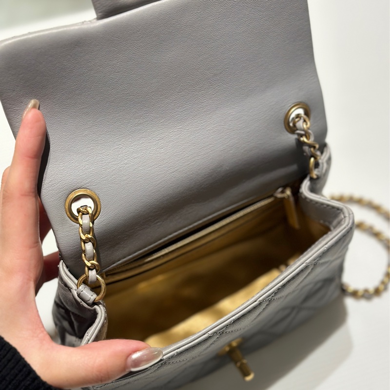 Chanel灰色金球方胖-3