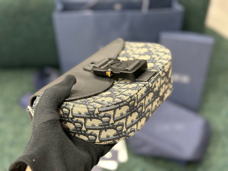 全新全配,有購證✨Dior 馬鞍包 郵差包 oblique mini 信使包 男女皆可背‼️-10