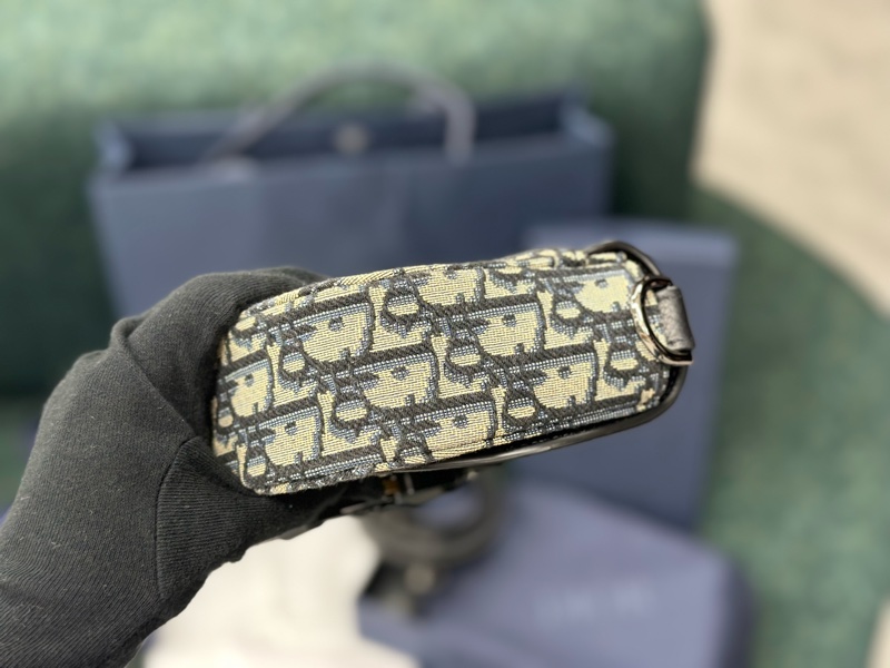 全新全配,有購證✨Dior 馬鞍包 郵差包 oblique mini 信使包 男女皆可背‼️-12