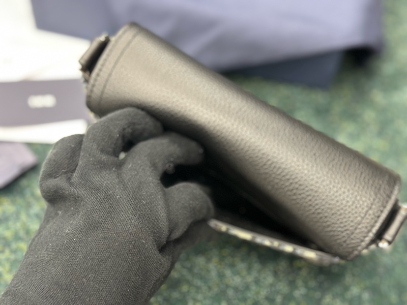 全新全配,有購證✨Dior 馬鞍包 郵差包 oblique mini 信使包 男女皆可背‼️-17