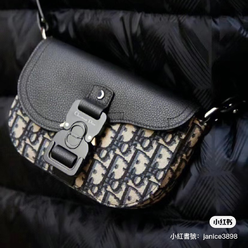 全新全配,有購證✨#Dior #馬鞍包 #郵差包 #信使包 #oblique saddle 老花 19cm 男女皆可背,超時尚‼️-1