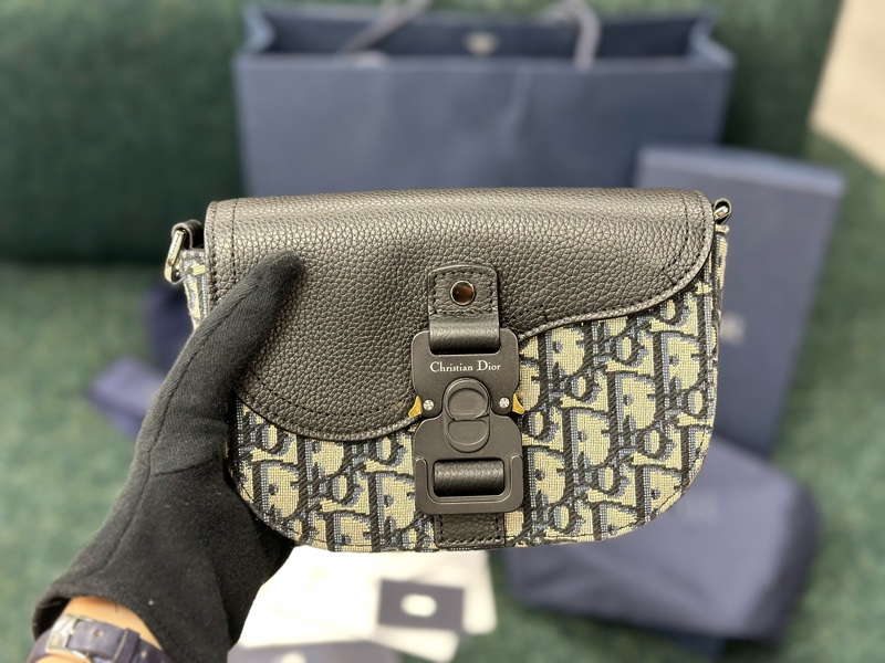 全新全配,有購證✨#Dior #馬鞍包 #郵差包 #信使包 #oblique saddle 老花 19cm 男女皆可背,超時尚‼️-2