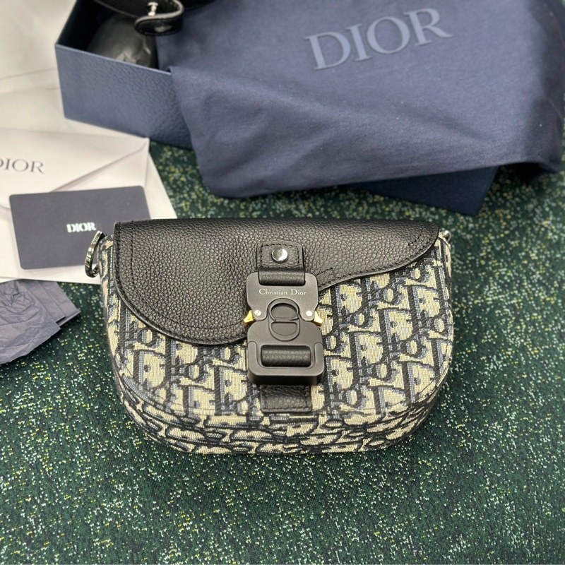 全新全配,有購證✨#Dior #馬鞍包 #郵差包 #信使包 #oblique saddle 老花 19cm 男女皆可背,超時尚‼️-7