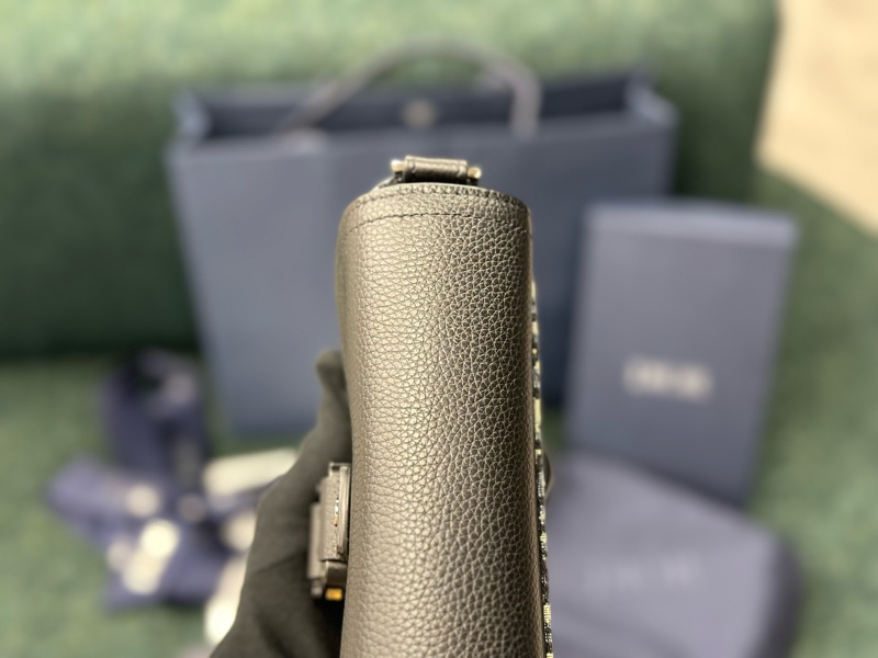 全新全配,有購證✨#Dior #馬鞍包 #郵差包 #信使包 #oblique saddle 老花 19cm 男女皆可背,超時尚‼️-11