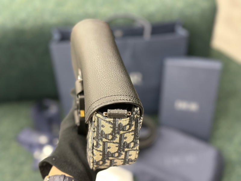 全新全配,有購證✨#Dior #馬鞍包 #郵差包 #信使包 #oblique saddle 老花 19cm 男女皆可背,超時尚‼️-12