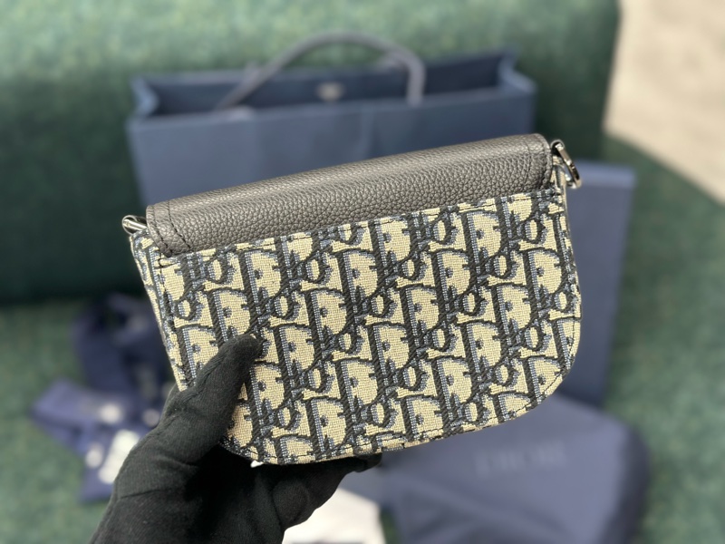 全新全配,有購證✨#Dior #馬鞍包 #郵差包 #信使包 #oblique saddle 老花 19cm 男女皆可背,超時尚‼️-14