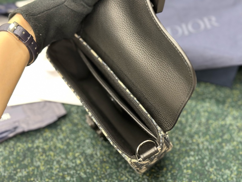 全新全配,有購證✨#Dior #馬鞍包 #郵差包 #信使包 #oblique saddle 老花 19cm 男女皆可背,超時尚‼️-26