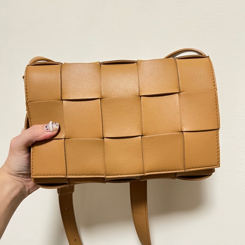 Bottega Veneta Cassette 5*3格 駝色-8