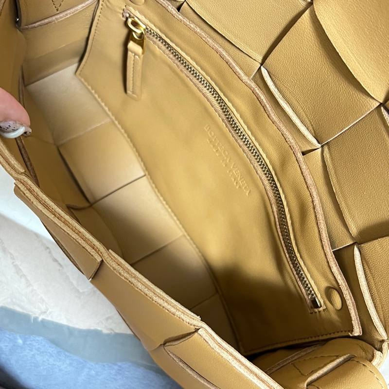 Bottega Veneta Cassette 5*3格 駝色-12