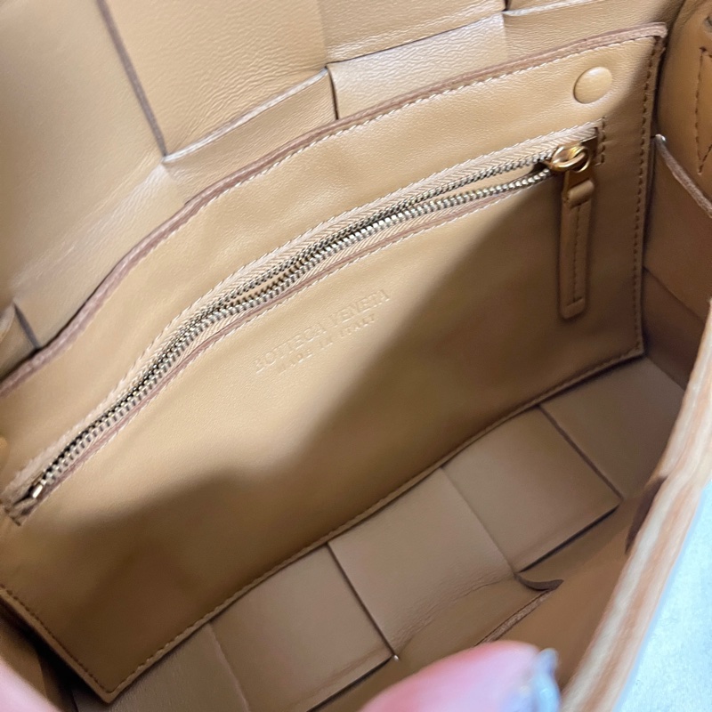 Bottega Veneta Cassette 5*3格 駝色-14
