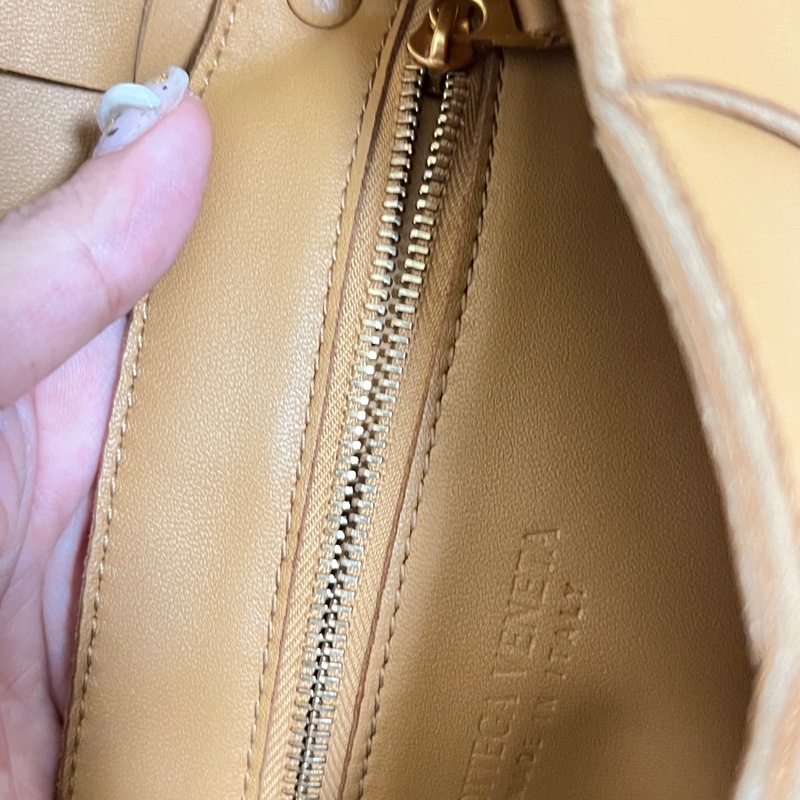 Bottega Veneta Cassette 5*3格 駝色-15