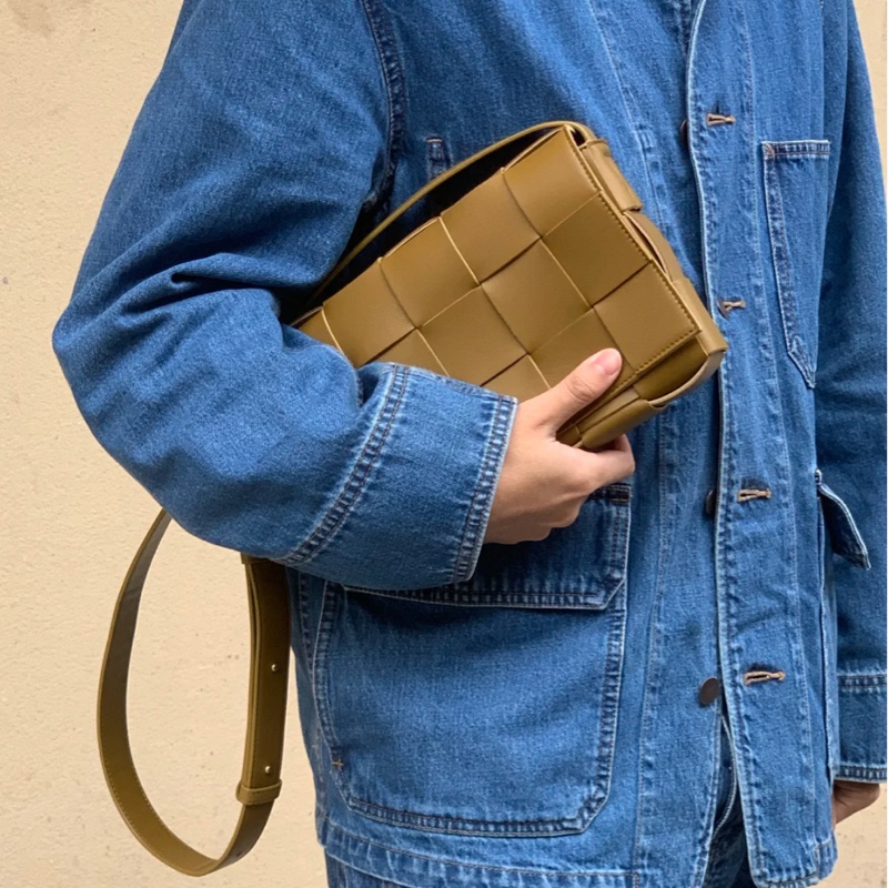 Bottega Veneta Cassette 5*3格 駝色-4