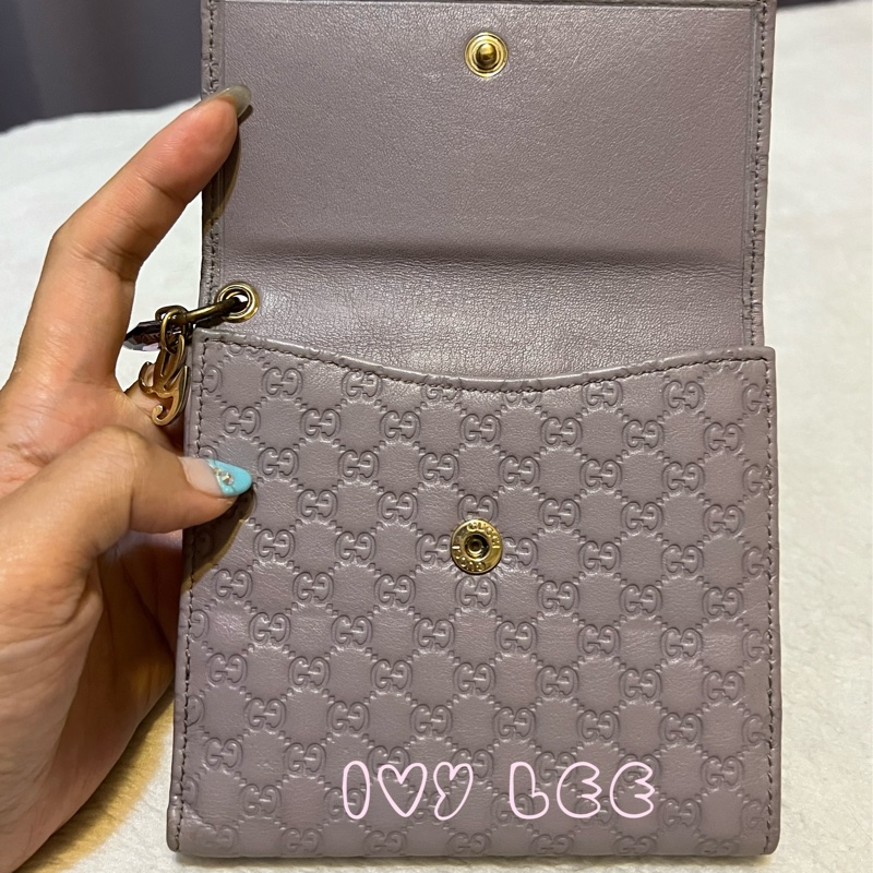 GUCCI(已售出)282579 丁香紫 GG壓紋 金屬釦環裝飾 短夾 二手精品-2