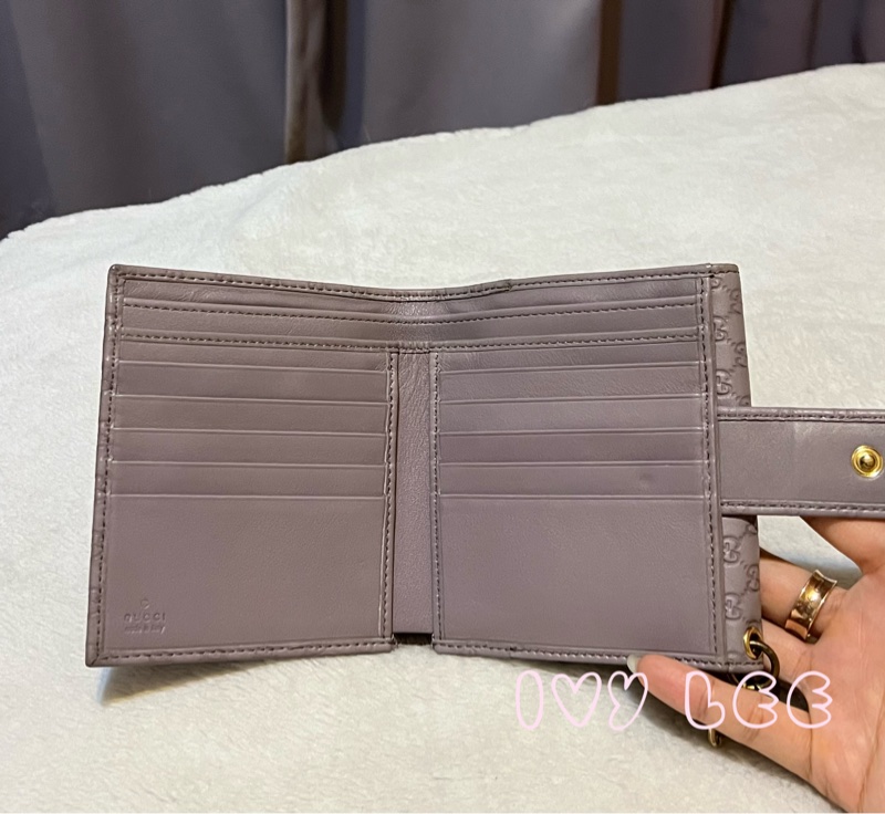 GUCCI(已售出)282579 丁香紫 GG壓紋 金屬釦環裝飾 短夾 二手精品-4