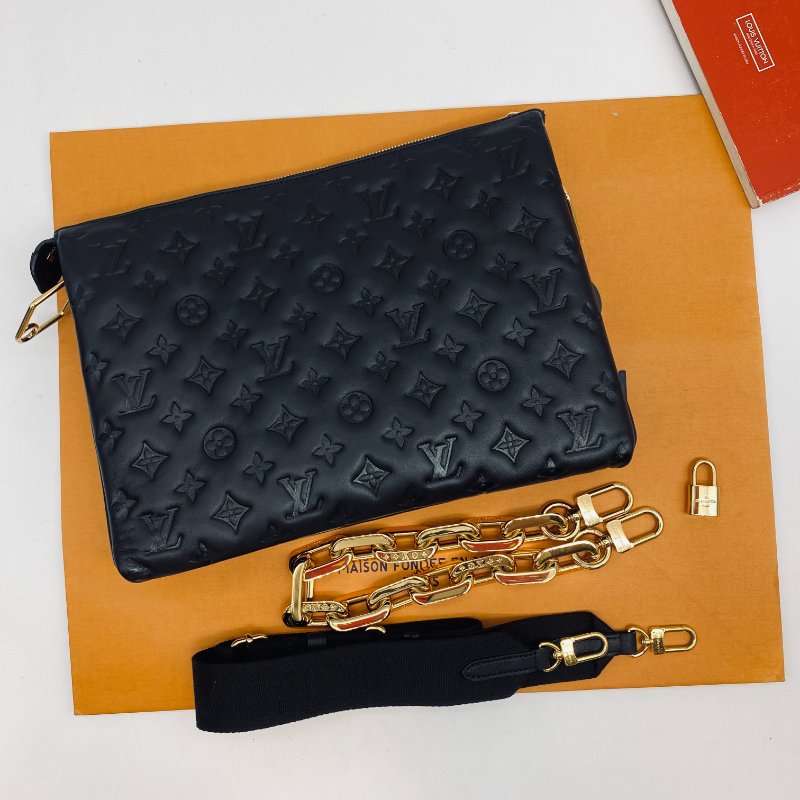 Louis Vuitton Coussin MM 黑色 小羊皮壓紋 枕頭包 兩用 手拿/肩背包-2