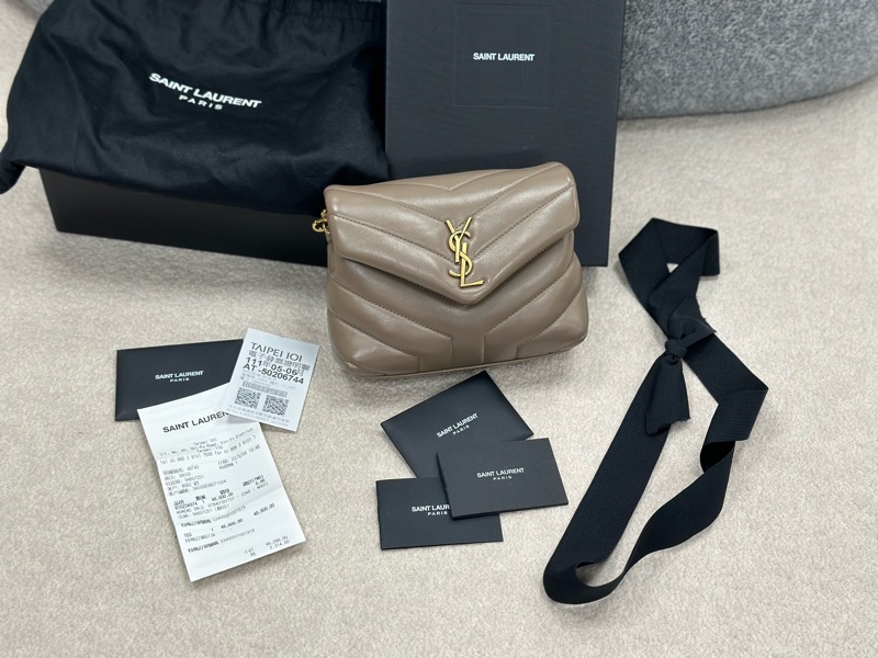 🔥溫柔奶茶色🔥 #YSL #聖羅蘭 #LouLouToy #方胖子 #信封包-1