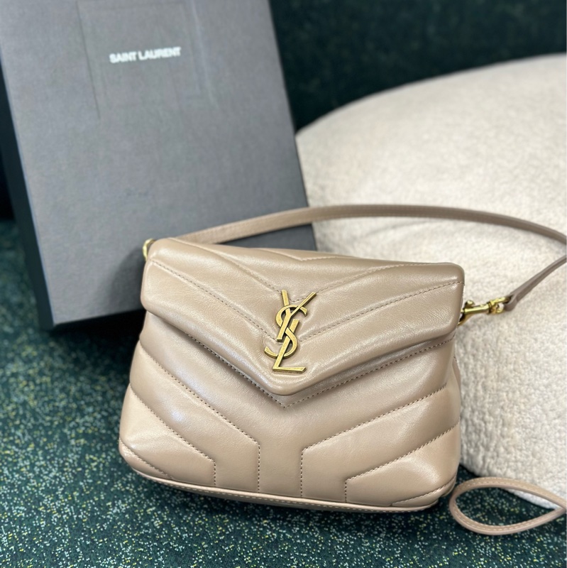 🔥溫柔奶茶色🔥 #YSL #聖羅蘭 #LouLouToy #方胖子 #信封包-10