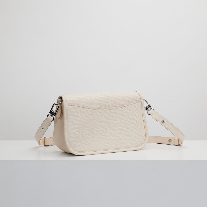 Lv buci 奶油白法棍包-3