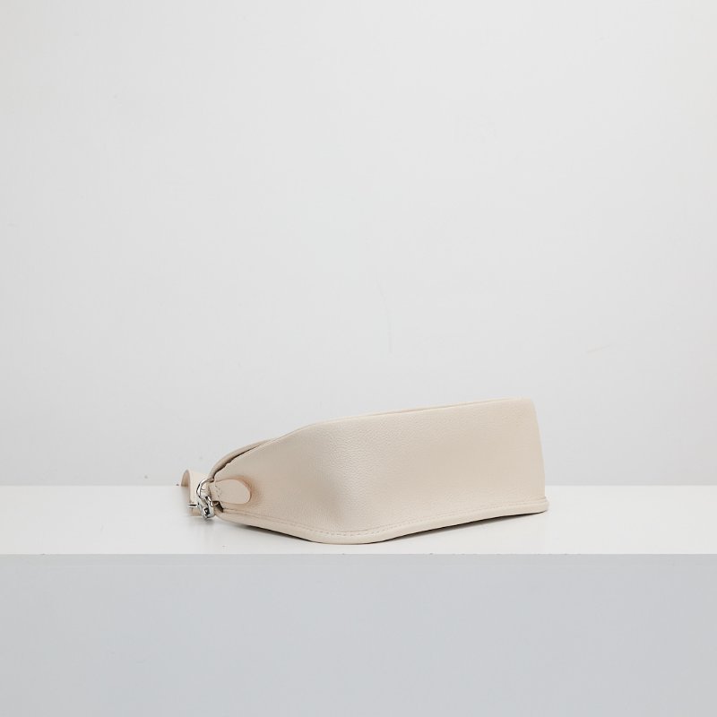 Lv buci 奶油白法棍包-5