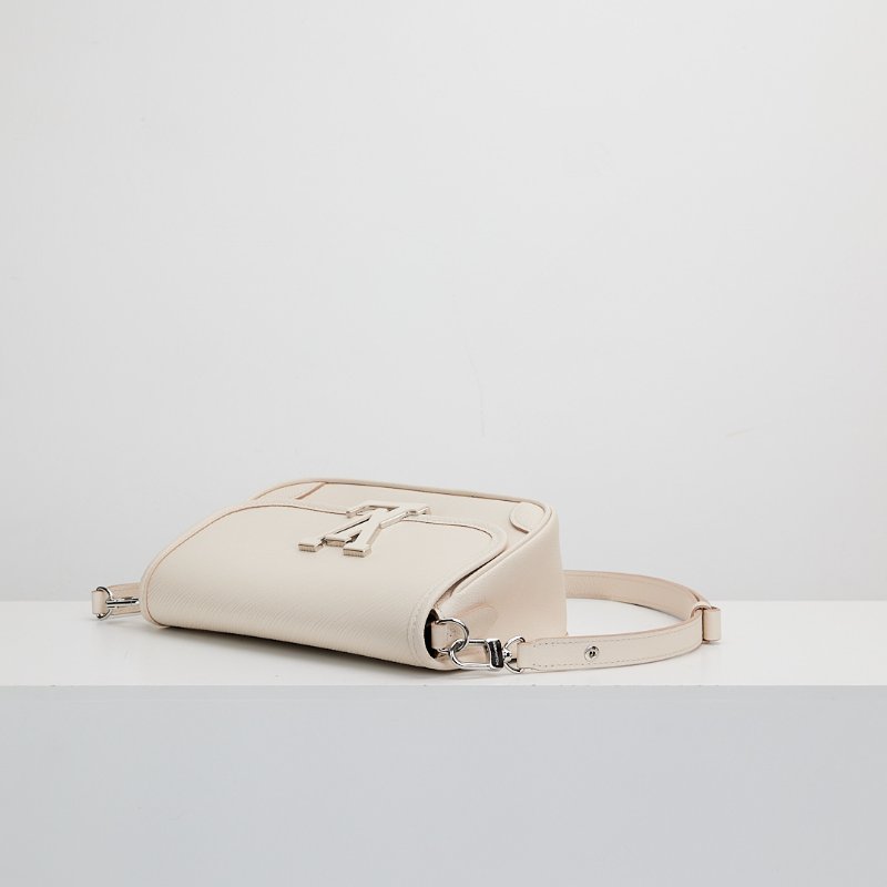 Lv buci 奶油白法棍包-6