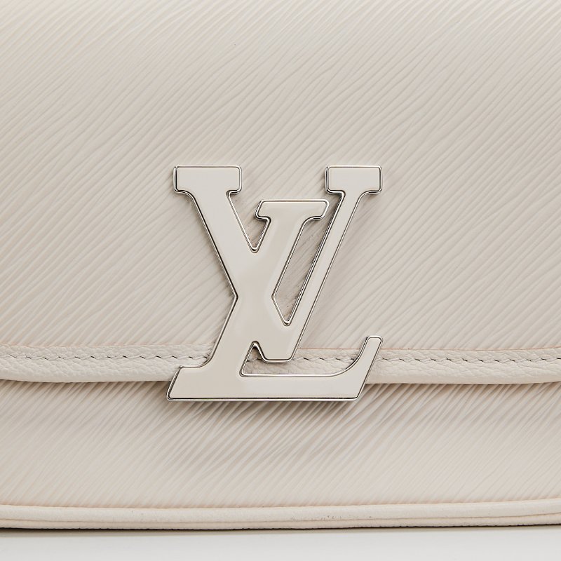 Lv buci 奶油白法棍包-10
