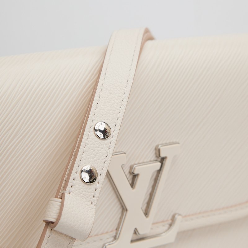 Lv buci 奶油白法棍包-13