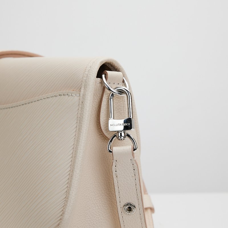 Lv buci 奶油白法棍包-15