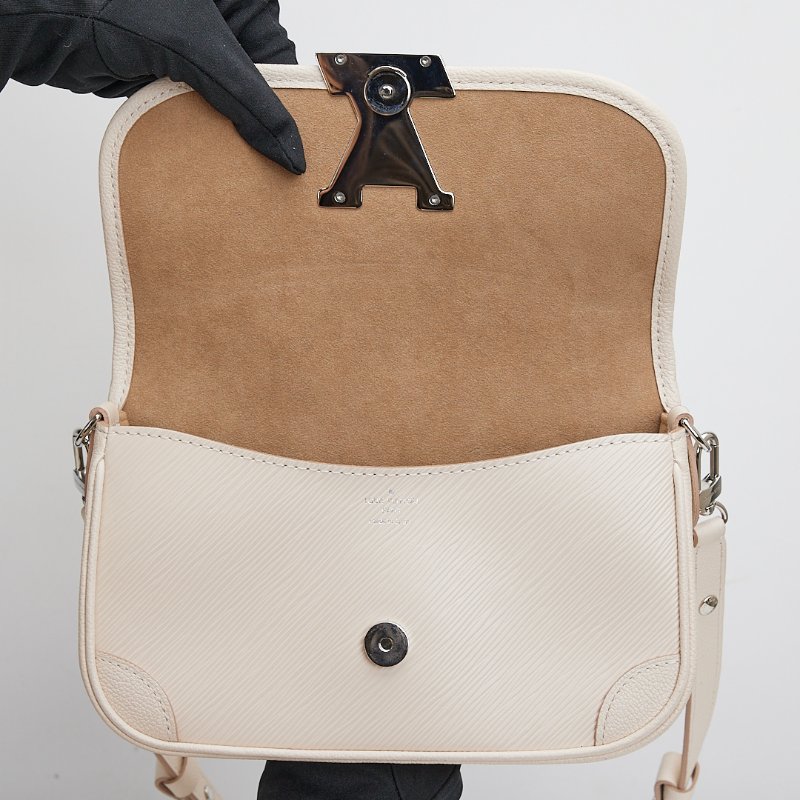 Lv buci 奶油白法棍包-16