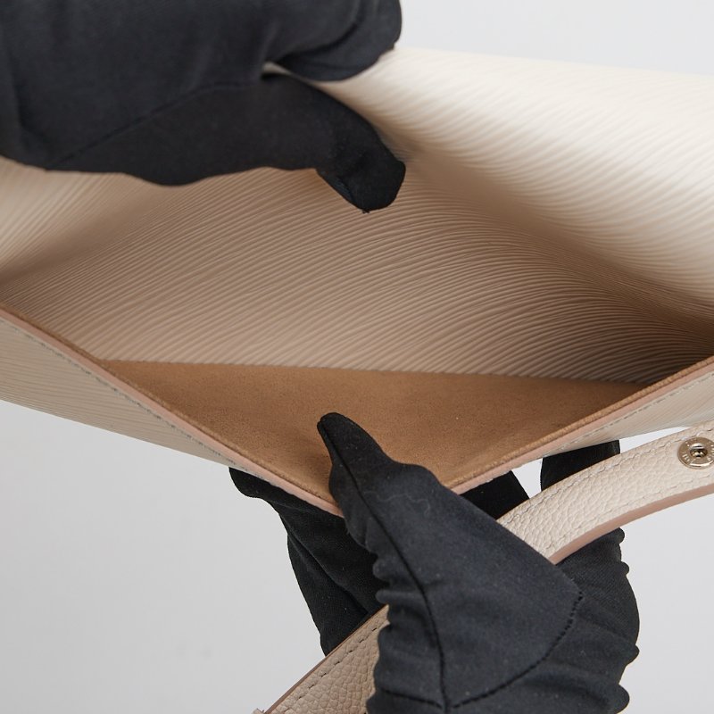 Lv buci 奶油白法棍包-19