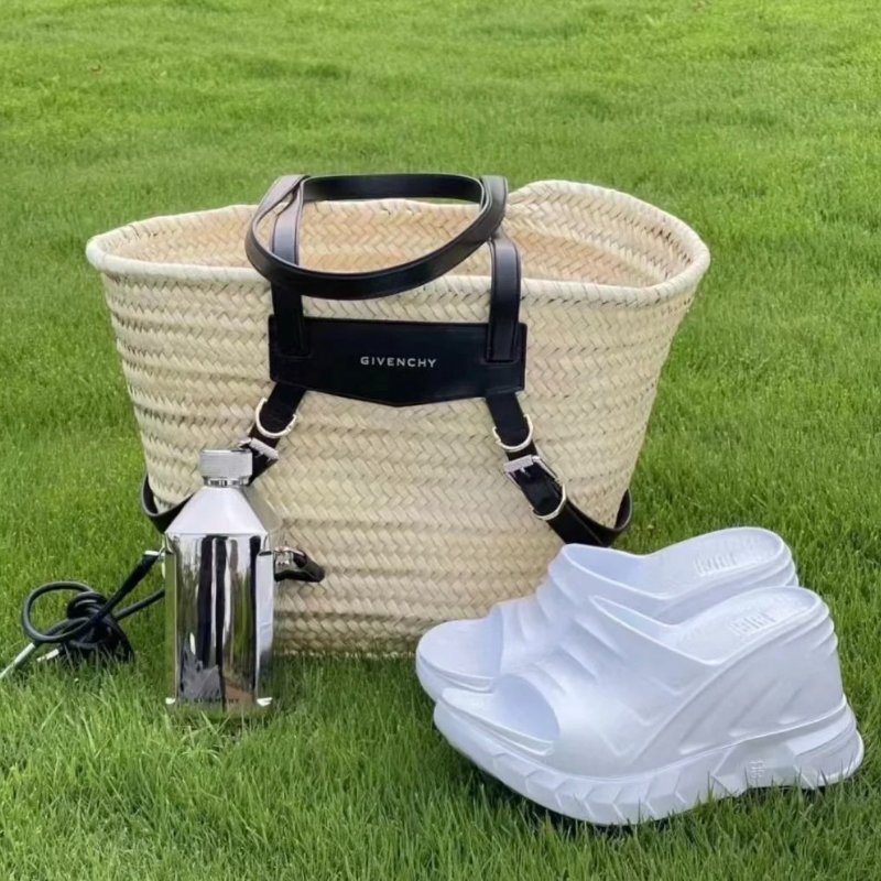 Givenchy 中款 Voyou 皮帶釦環草編包 米色《2024季度新品》-2