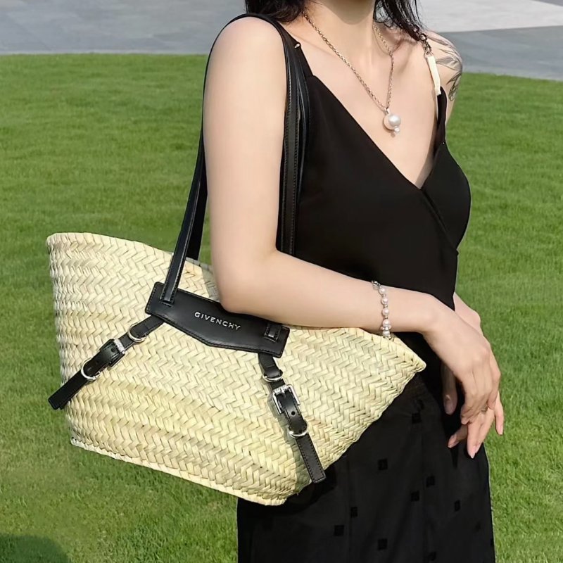 Givenchy 中款 Voyou 皮帶釦環草編包 米色《2024季度新品》-3