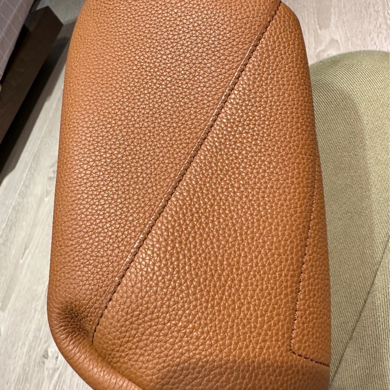 RABEANCO  KEO單肩斜背荔枝紋三角包/牛角包🥐-小(深駝)-6