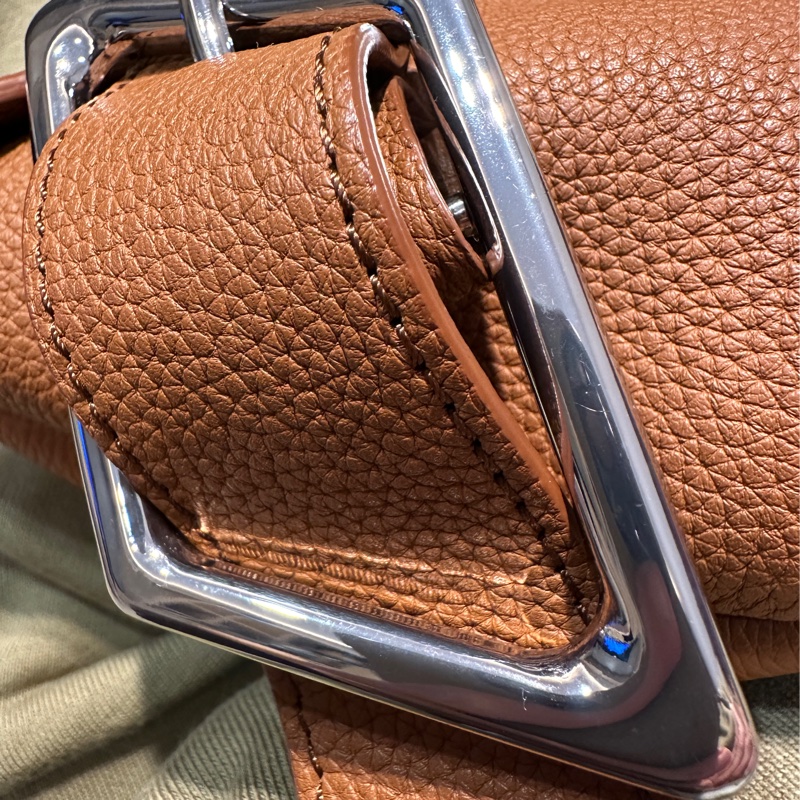 RABEANCO  KEO單肩斜背荔枝紋三角包/牛角包🥐-小(深駝)-7