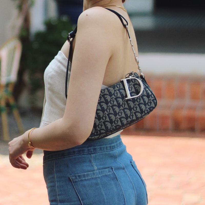 Dior大D扣腋下包-9