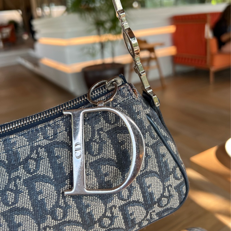 Dior大D扣腋下包-16