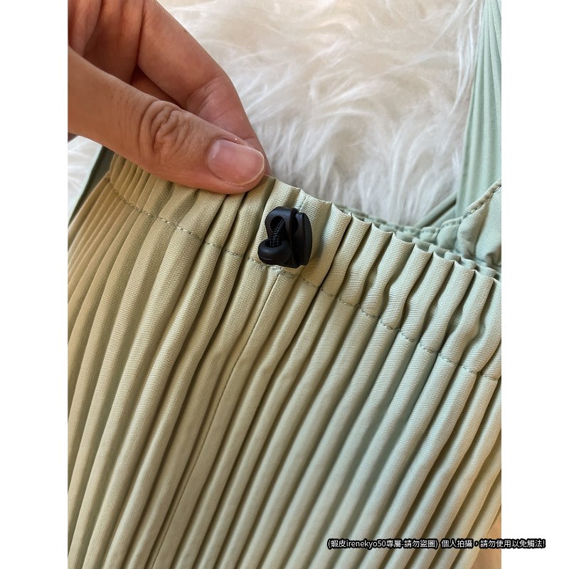 (全新) HOMME PLISSE 季節色翠玉綠平板包斜背包/肩背包 ISSEY MIYAKE 三宅一生 專櫃正品-7