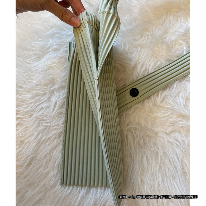 (全新) HOMME PLISSE 季節色翠玉綠平板包斜背包/肩背包 ISSEY MIYAKE 三宅一生 專櫃正品-8