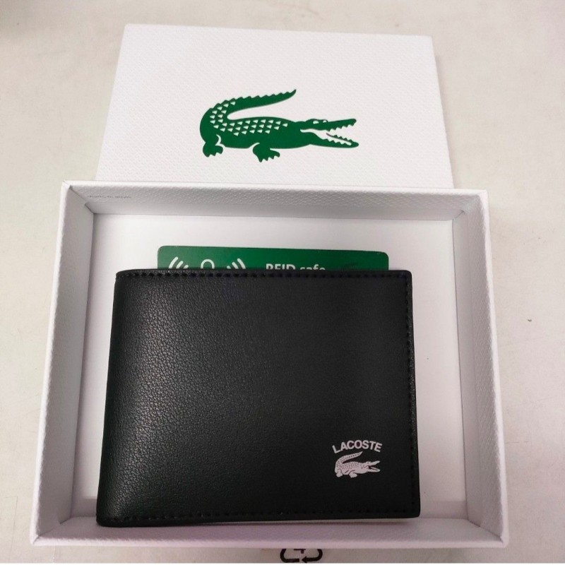 【Lacoste Outlet】男

款 防盜皮革雙折短夾

- INTERIOR CARD

SLOT FOLDABLE

WALLET 黑-0