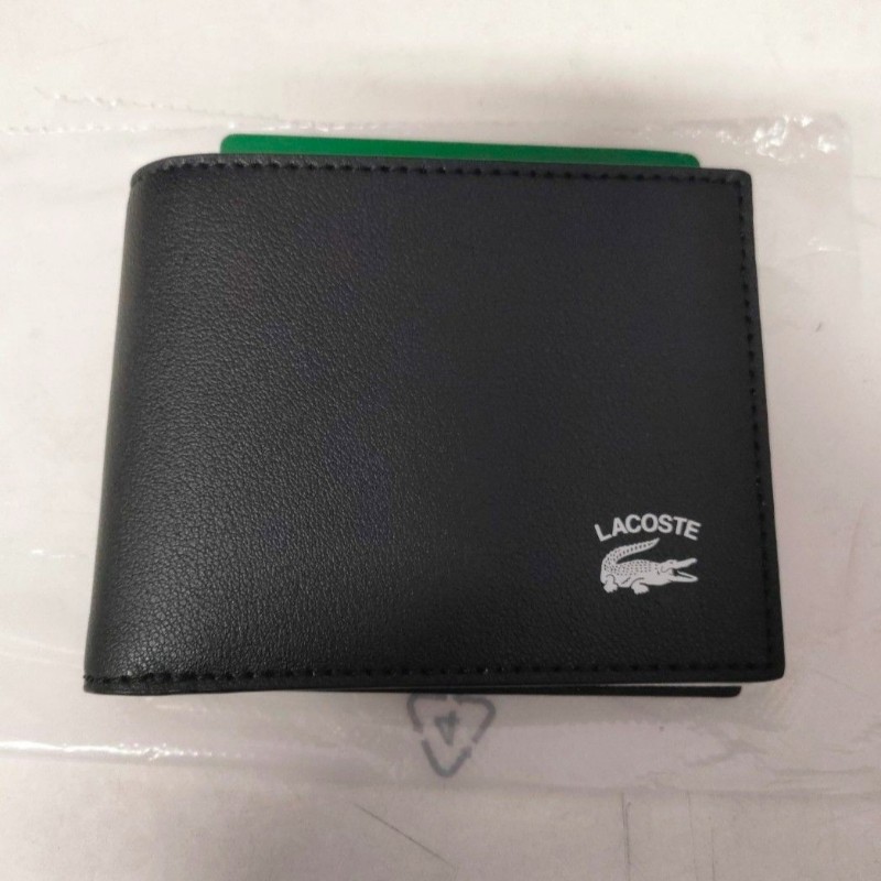 【Lacoste Outlet】男

款 防盜皮革雙折短夾

- INTERIOR CARD

SLOT FOLDABLE

WALLET 黑-1