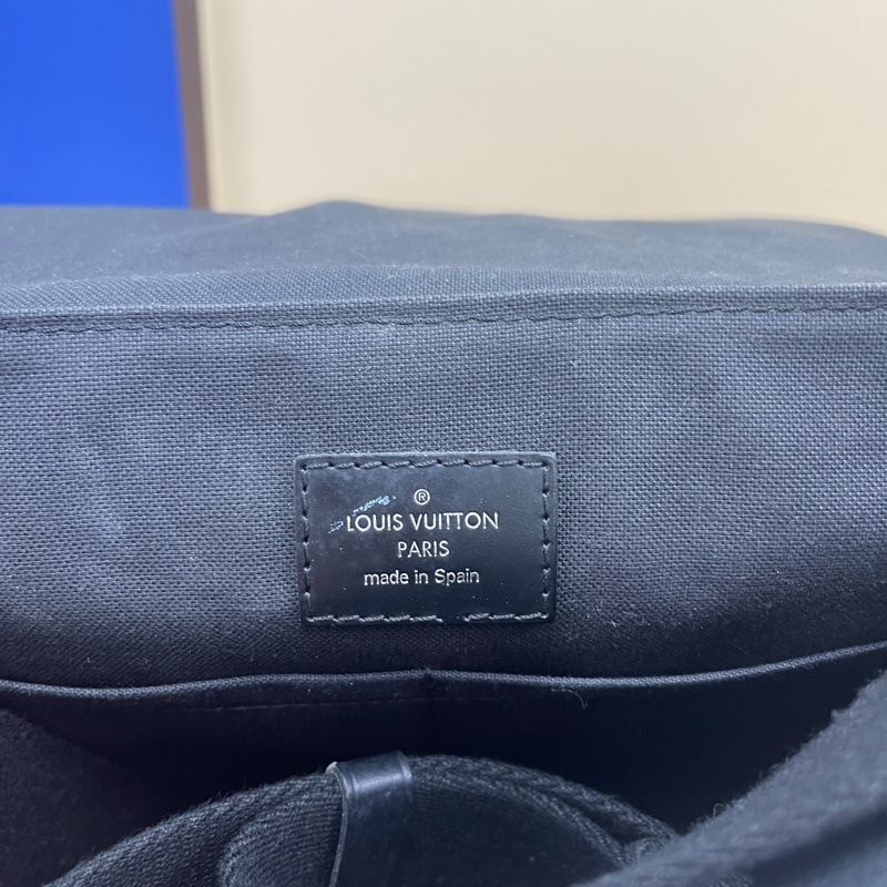 LV N41260二手男包 少揹出售 可議價-1