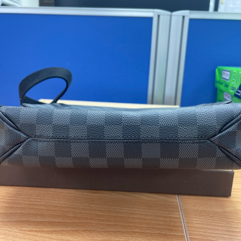 LV N41260二手男包 少揹出售 可議價-9