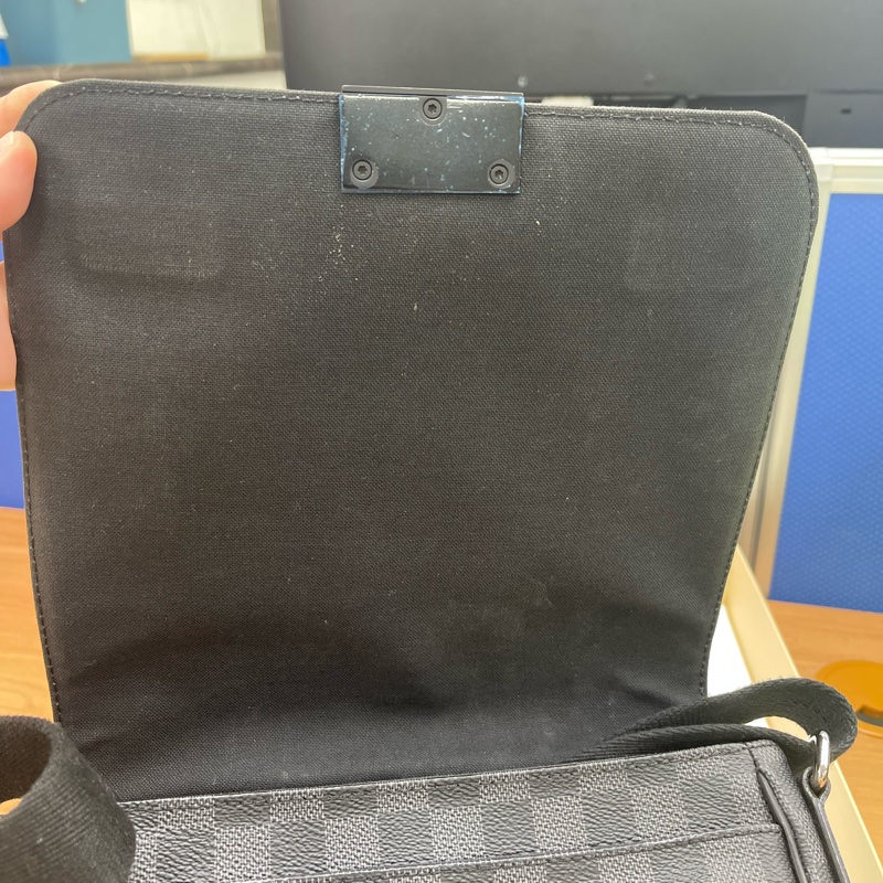 LV N41260二手男包 少揹出售 可議價-16