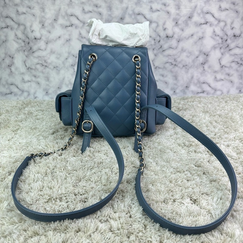 香奈兒  CHANEL 23k 藍灰色霧霾藍荔枝牛皮金釦後背包  坦克包  炸藥包  雙肩後背包    ⭕️台灣購買證明正本⭕️全新閒置品⭕️芯片款⭕️膠膜未撕⭕️-6