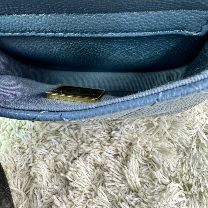 香奈兒  CHANEL 23k 藍灰色霧霾藍荔枝牛皮金釦後背包  坦克包  炸藥包  雙肩後背包    ⭕️台灣購買證明正本⭕️全新閒置品⭕️芯片款⭕️膠膜未撕⭕️-26